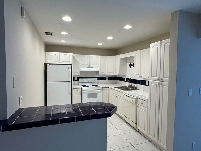 Foto del edificio - 300 NE 31st St
