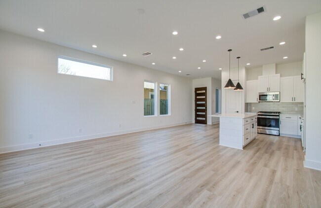 Foto del edificio - 4425 Providence St