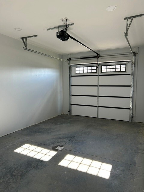 Garage - Hunt Club III