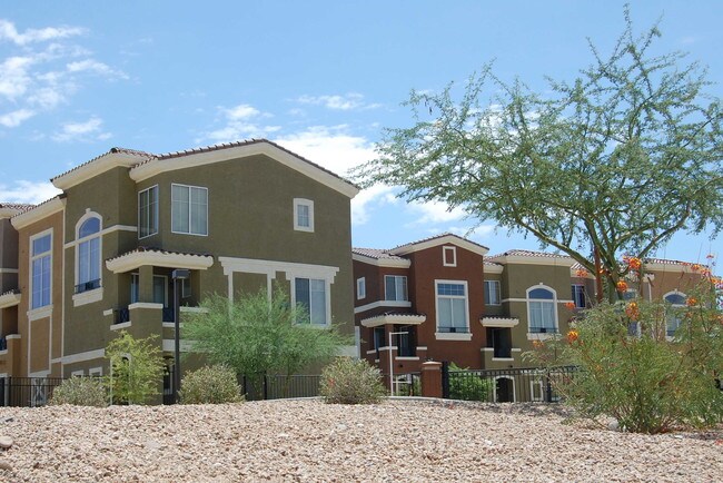 Primary Photo - 2450 W Glenrosa Ave