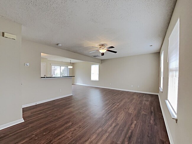 Building Photo - 11322 Northwoods Forest Dr