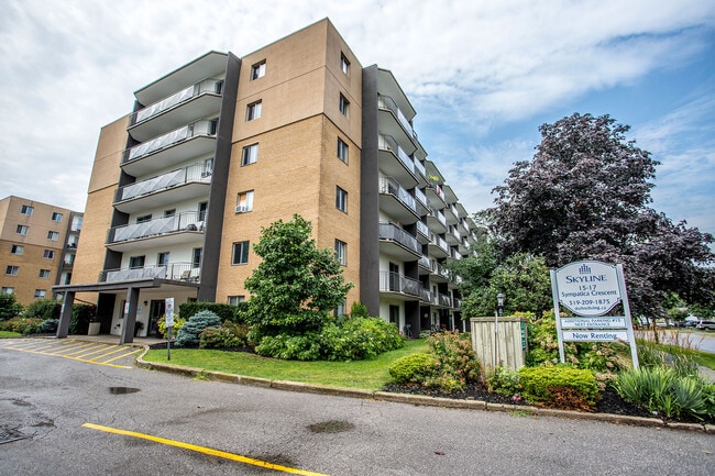 Photo du bâtiment - Lynden Gate Estates Apartments