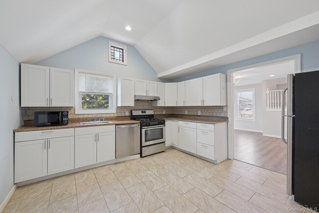 Building Photo - 264 S Ocean Ave