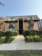 Building Photo - 813 E Kingsley St