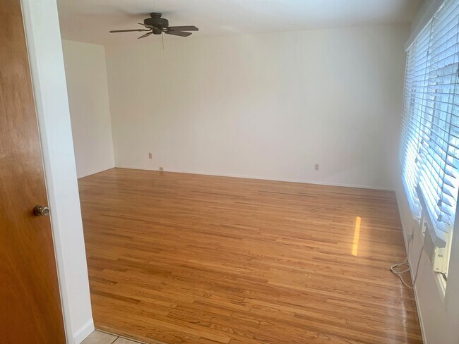 livingroom includes hardwood floors - 3717 Selby Ave