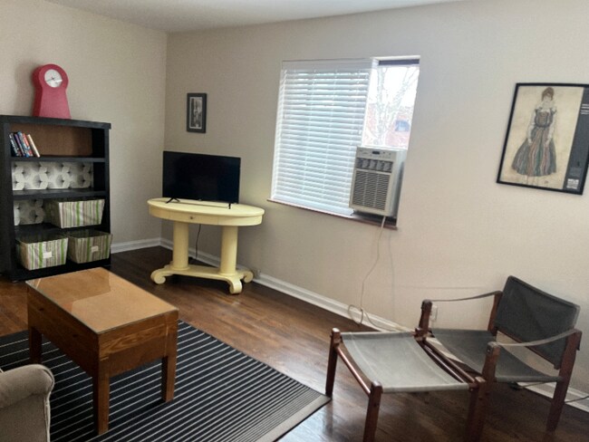 Building Photo - 464 Grand Ave