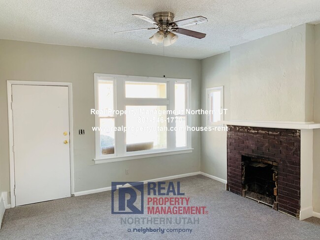 Building Photo - 3 Bedroom 1 Bath Ogden home Available NOW!