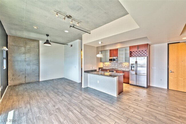 Foto del edificio - 353 E Bonneville Ave
