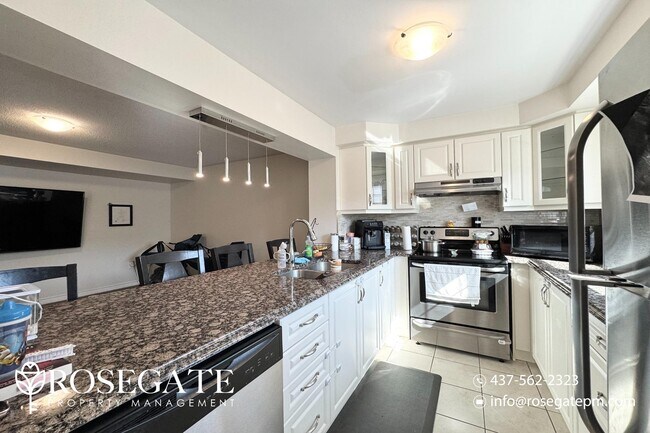 Photo du bâtiment - Newly Renovated 2-Bedroom Townhome in Oakv...