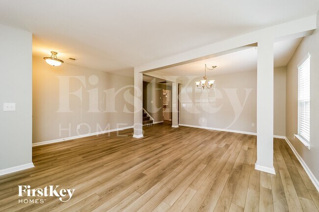 Foto del edificio - 104 Mcgrady Dr