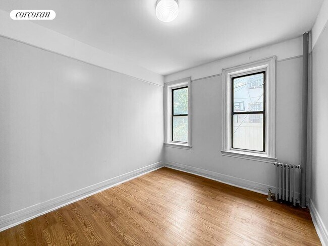 Foto del edificio - 2430 63rd St