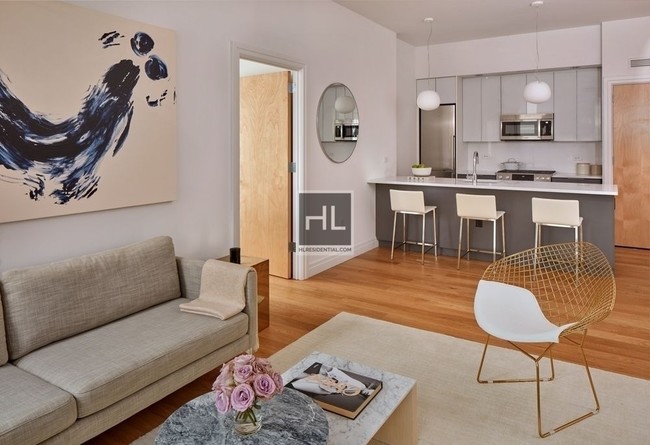 Building Photo - Stunning 1 BR W/Incredible East River Views