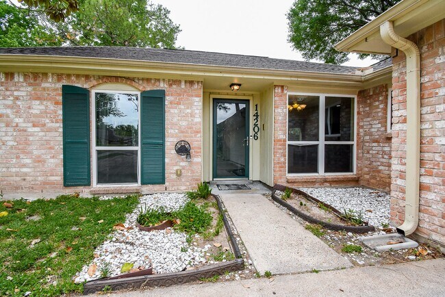 Foto del edificio - 14206 Ella Lee Ln