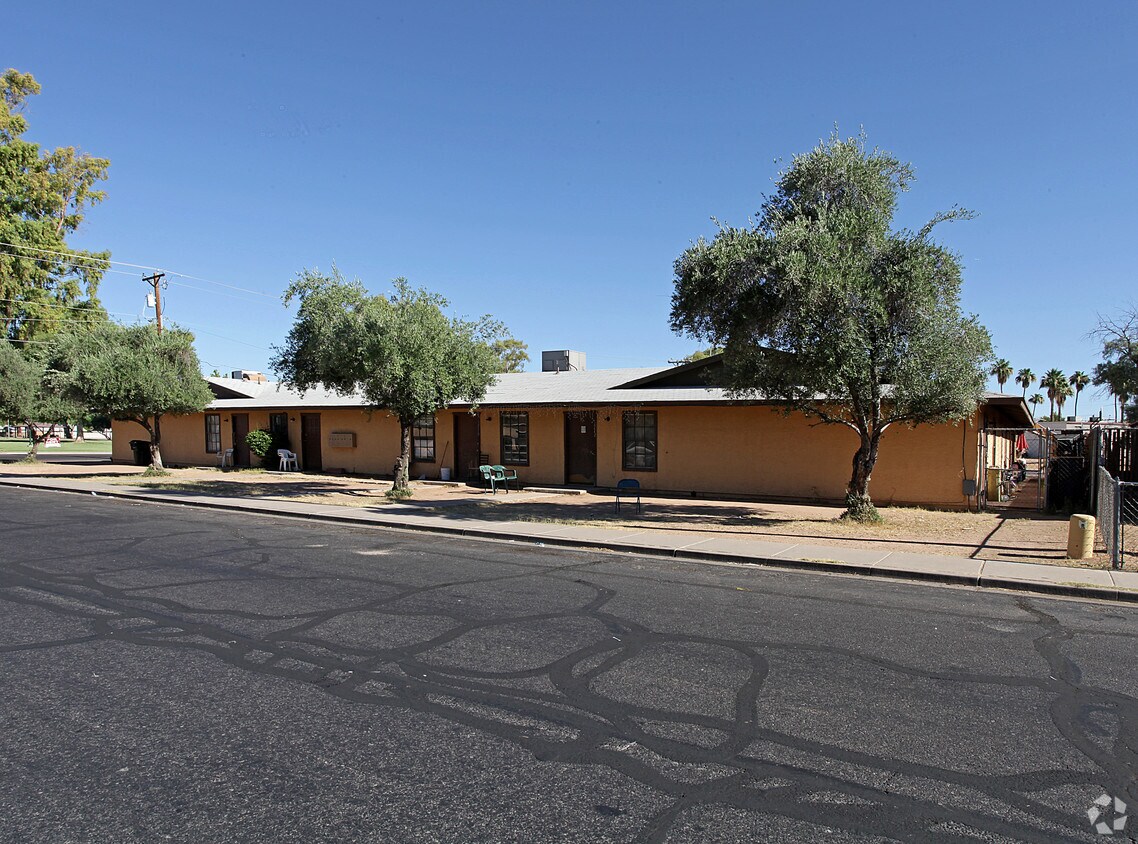 Building Photo - 1702-1716 E 6th Ave