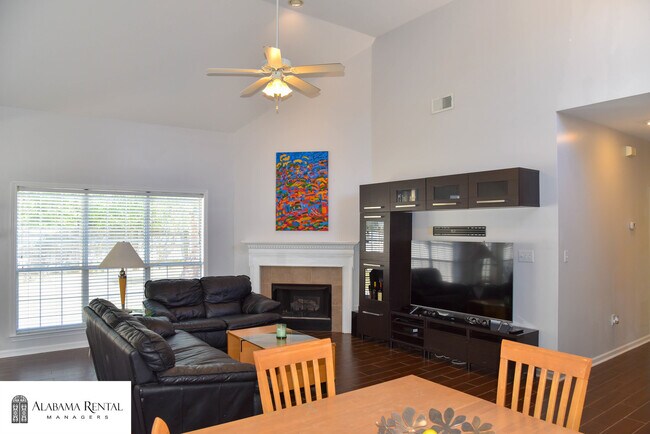 Building Photo - DEPOSIT PENDING! Home in Forest Lakes Avai...