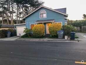 Building Photo - 430 D St