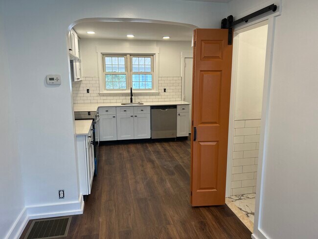 Building Photo - 214 Overlook Rd
