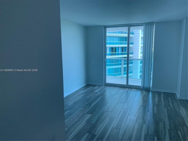 Building Photo - 2101 Brickell Ave