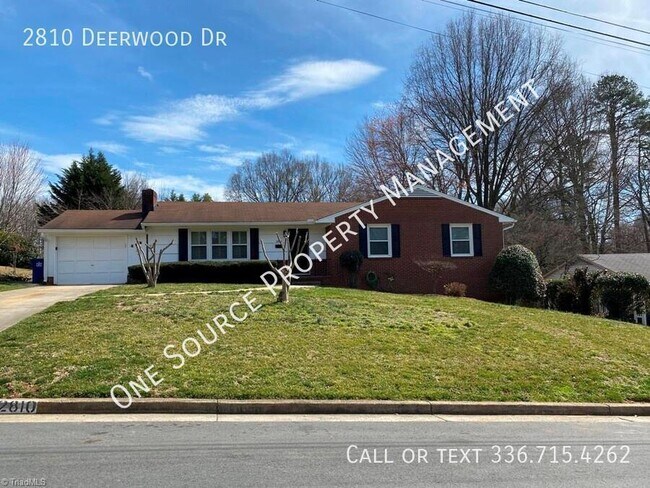 Foto del edificio - 2810 Deerwood Dr