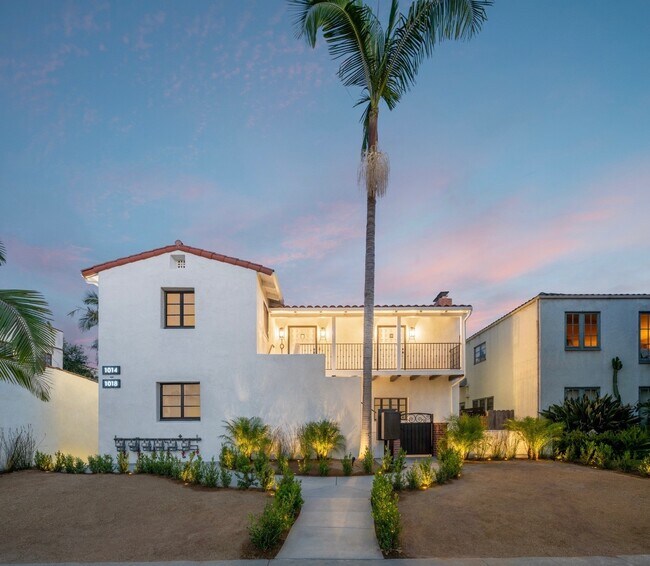 Building Photo - 1014 S Hayworth Ave