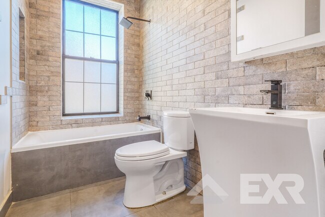 Foto del edificio - 1649 Summerfield St