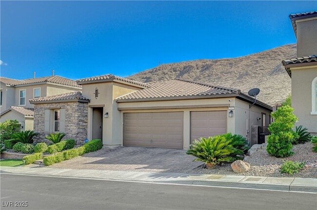 Building Photo - 3943 Reyes Ave