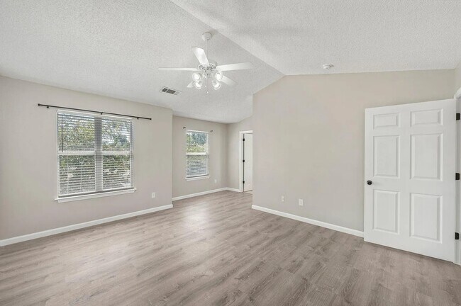 Master 2 - 329 Dahlquist Dr