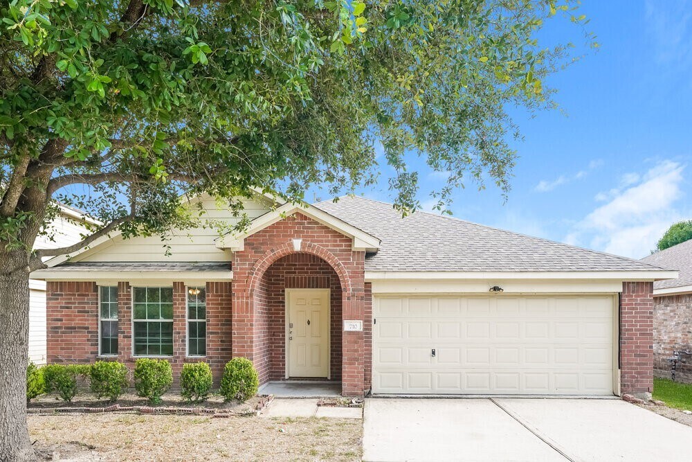 Foto principal - 710 Danbury Park Ln