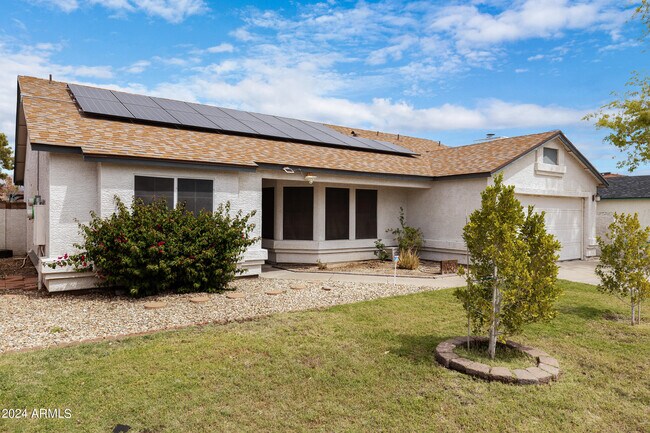 Foto del edificio - 1432 E Carson Rd