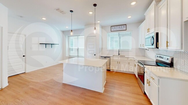 Building Photo - 10116 Revere Dr