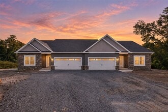 Building Photo - 3013 Kittering Rd