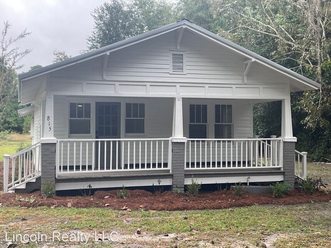 Primary Photo - 2 br, 1 bath House - 815 S. Church St.*
