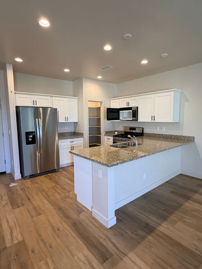 Building Photo - 12263 Solid Rock Dr