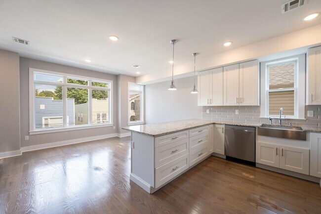 Foto del edificio - 313 Winfield Ave