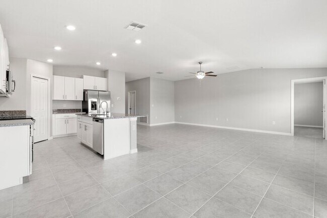 Foto del edificio - Come Rent this LIKE NEW Home in Shell Cove...