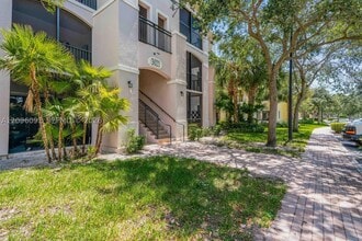 Building Photo - 3021 Alcazar Pl