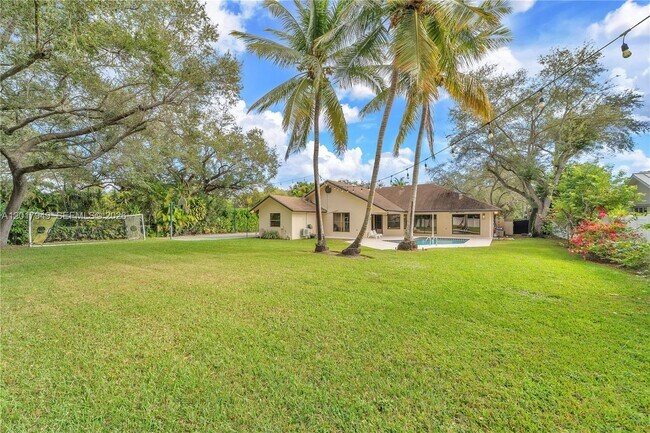 Foto del edificio - 10330 SW 58th Ct