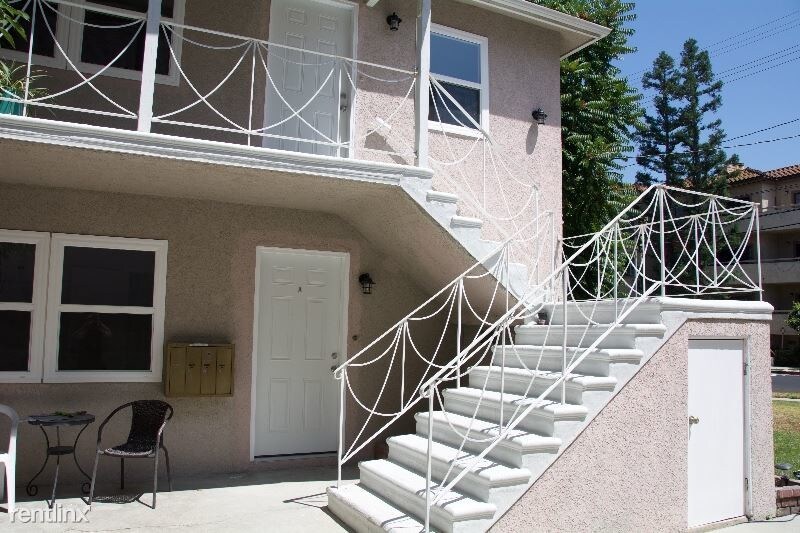 Primary Photo - 15374 Dickens St