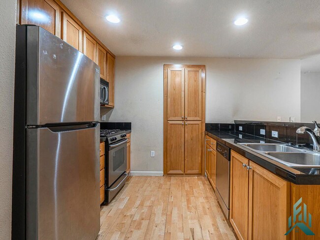 Building Photo - 6298 SW Grand Oaks Dr