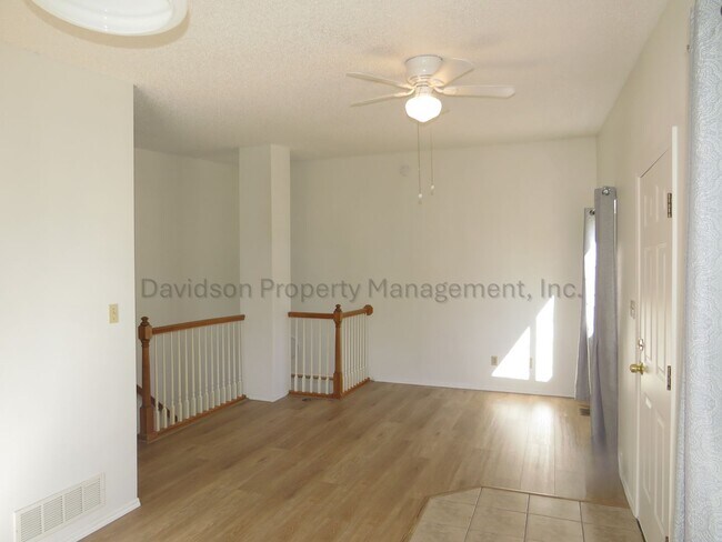Foto del edificio - 2125 W Platte Ave