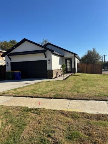 Building Photo - 700 Park Dr