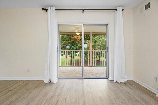 Foto del edificio - 18081 SE Country Club Dr