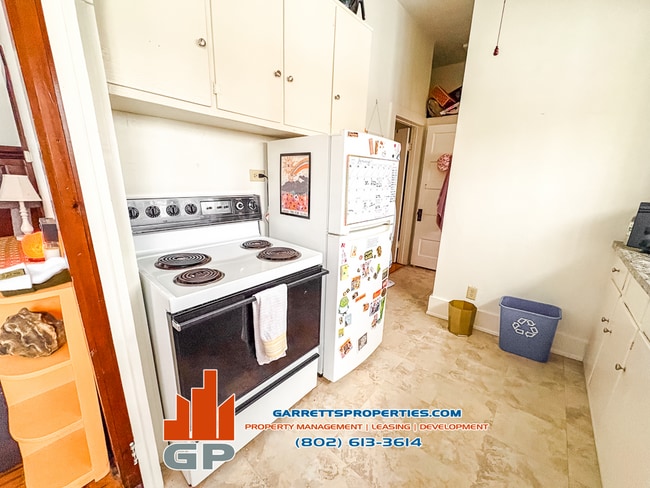 Building Photo - 10 Loomis St