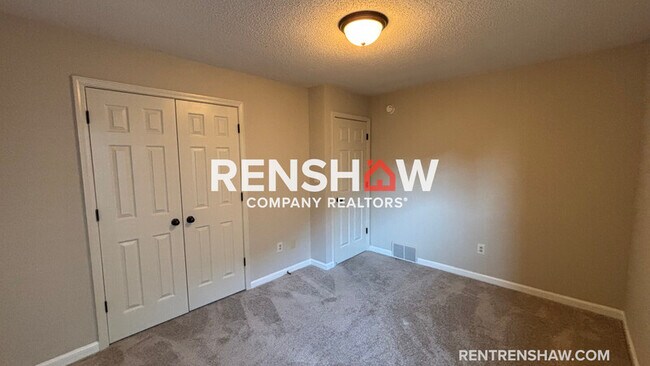 Foto del edificio - 5655 Falling Bark Dr