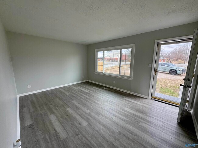 Foto del edificio - 1801 US Hwy 72 W