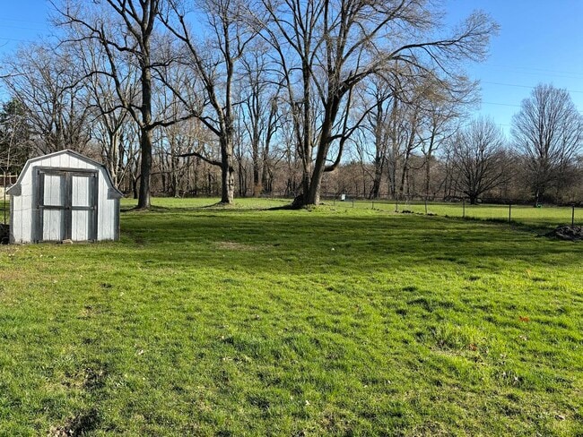 Building Photo - 9097 E D Ave