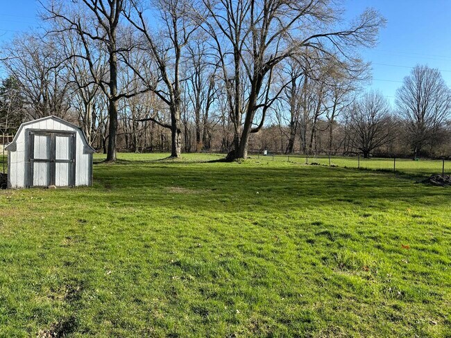 Foto del edificio - 9097 E D Ave