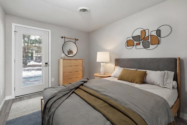 Foto del edificio - Beautiful completely renovated 2 bed 1 bath townhouse for rent!