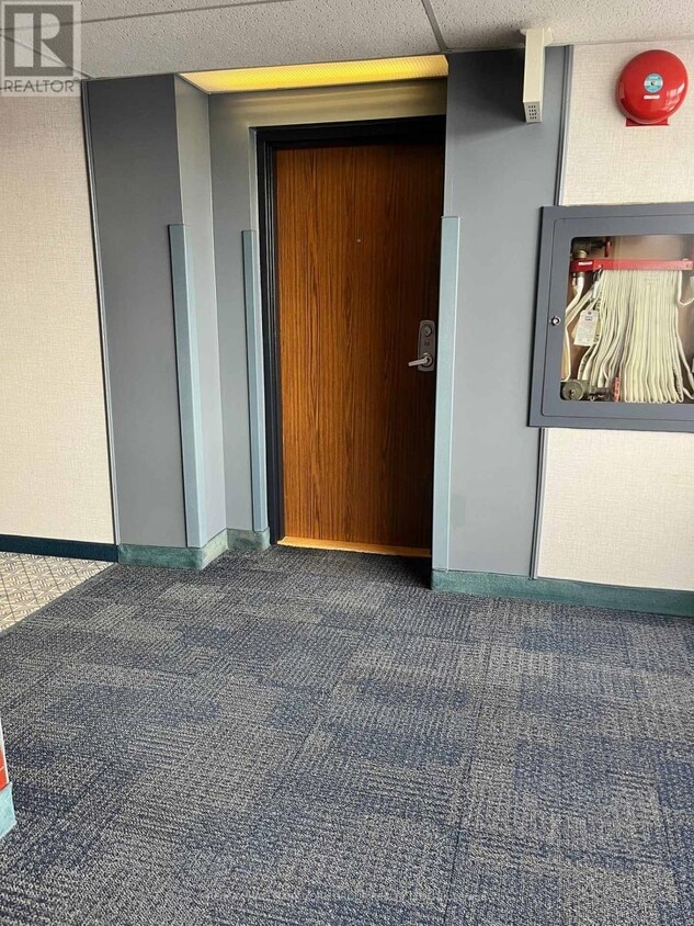 Primary Photo - 262 Rose St