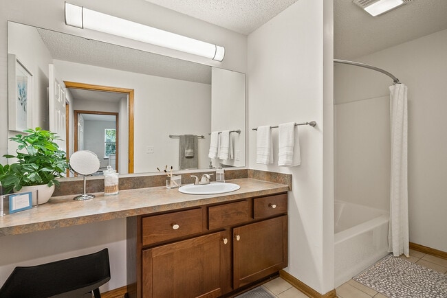 Baño de los apartamentos Riverwood - Riverwood Apartments